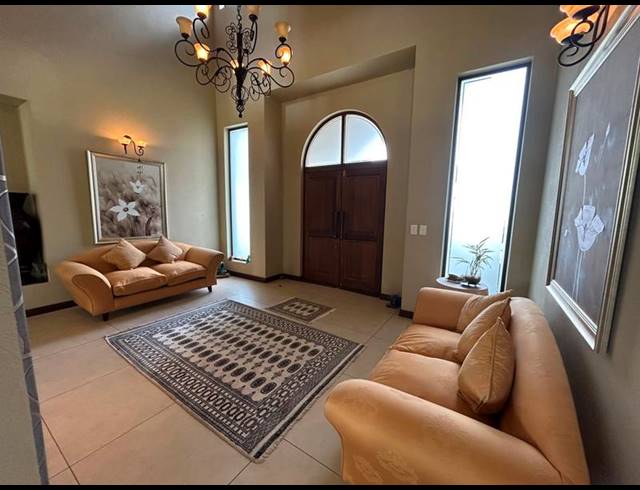 5 BEDROOM HOUSE FOR SALE IN BLUE VALLEY GOLF ESTATE
